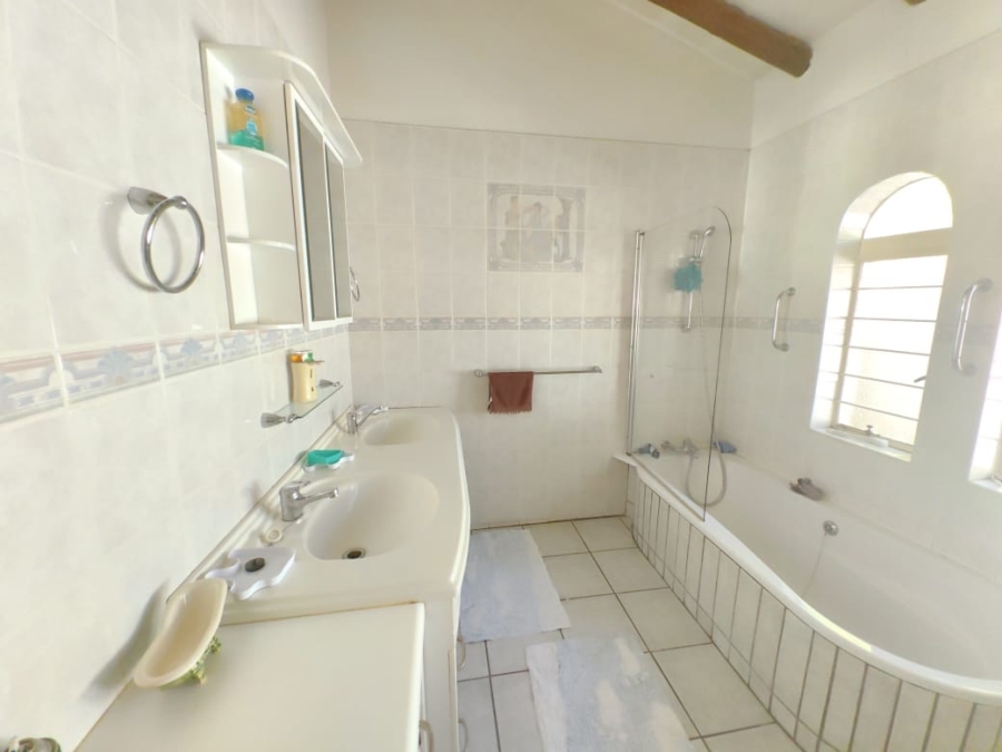 To Let 3 Bedroom Property for Rent in Bryanston Gauteng