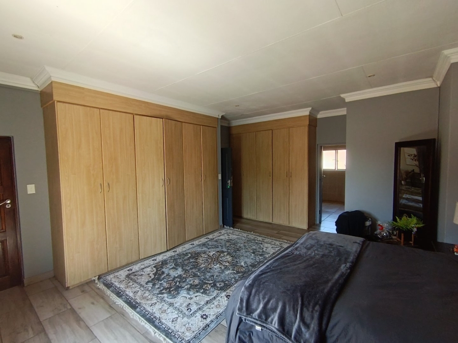 3 Bedroom Property for Sale in Highveld Gauteng