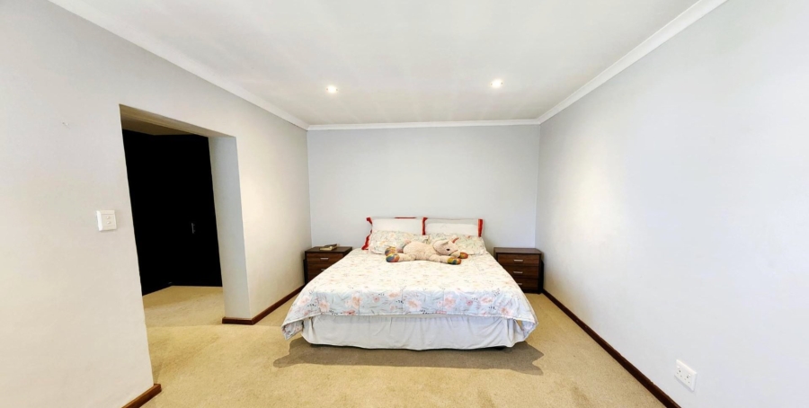 6 Bedroom Property for Sale in Midstream Estate Gauteng