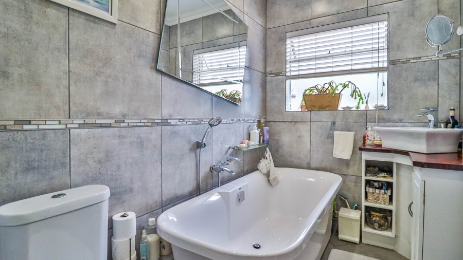 3 Bedroom Property for Sale in Rembrandt Park Gauteng