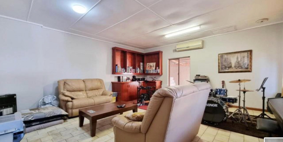 4 Bedroom Property for Sale in Waterkloof Gauteng
