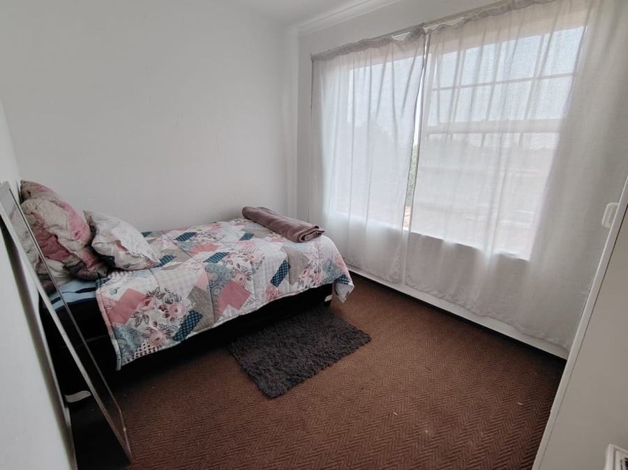 2 Bedroom Property for Sale in Heuwelsig Estate Gauteng