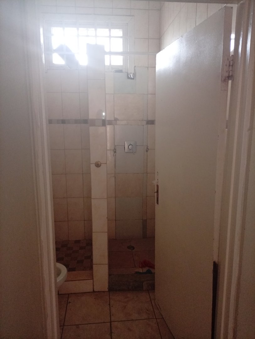 9 Bedroom Property for Sale in Brixton Gauteng