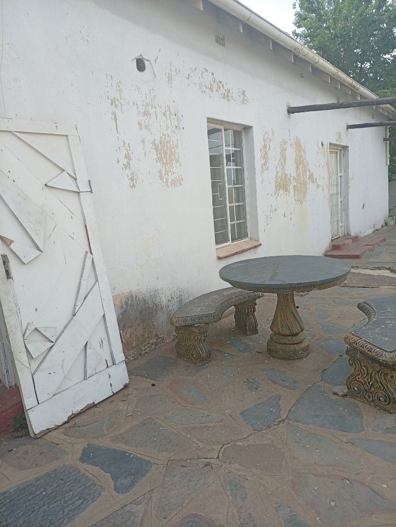 9 Bedroom Property for Sale in Brixton Gauteng