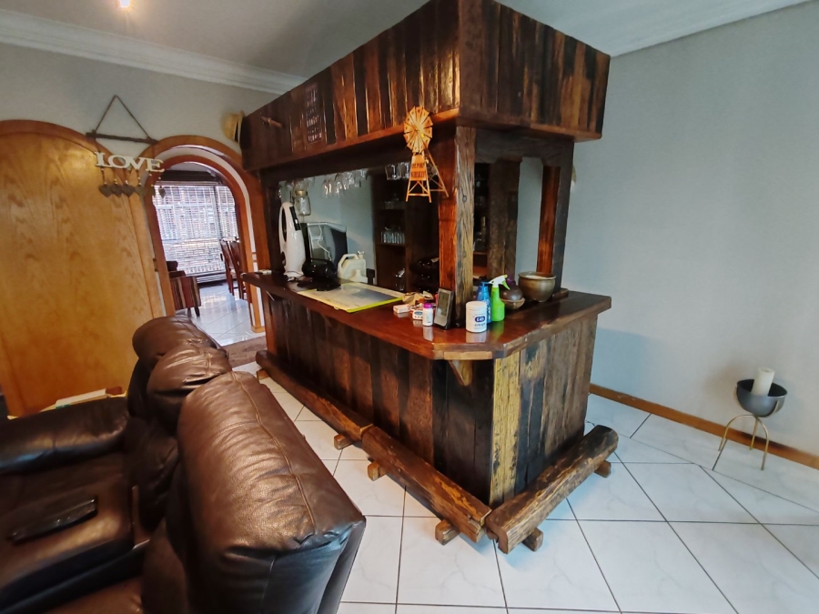 4 Bedroom Property for Sale in Magalieskruin Gauteng