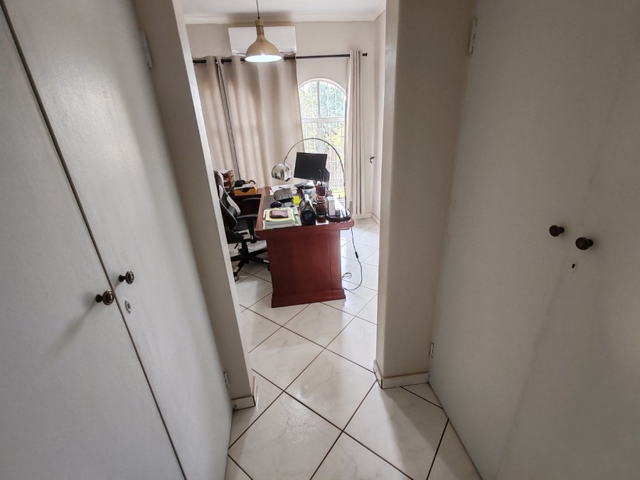 4 Bedroom Property for Sale in Magalieskruin Gauteng