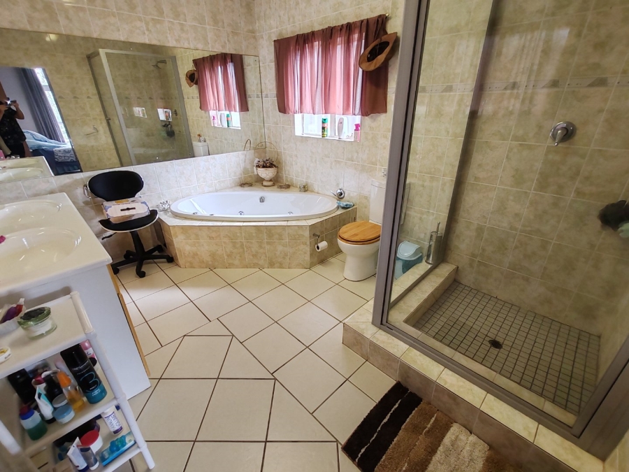 4 Bedroom Property for Sale in Magalieskruin Gauteng
