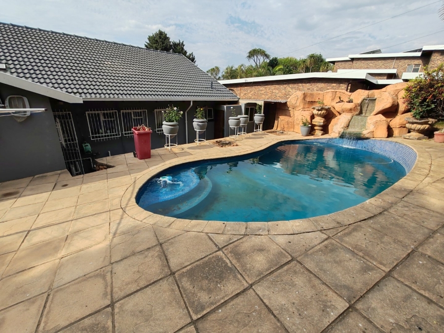 4 Bedroom Property for Sale in Magalieskruin Gauteng