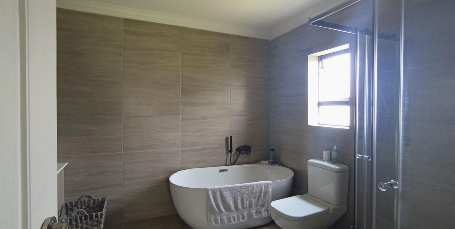 4 Bedroom Property for Sale in Blue Valley Golf Estate Gauteng