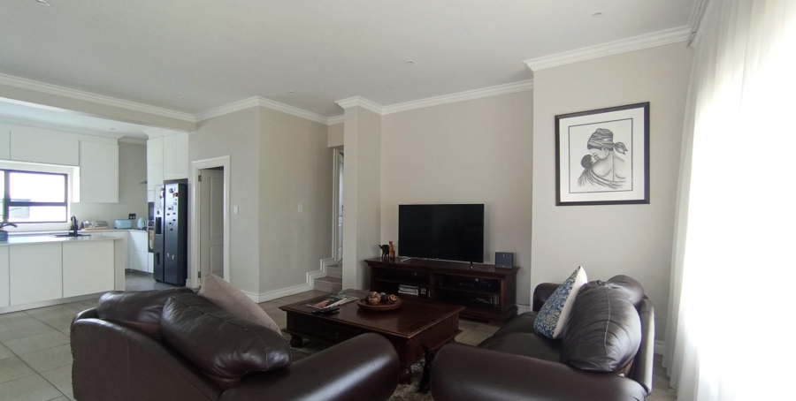 4 Bedroom Property for Sale in Blue Valley Golf Estate Gauteng
