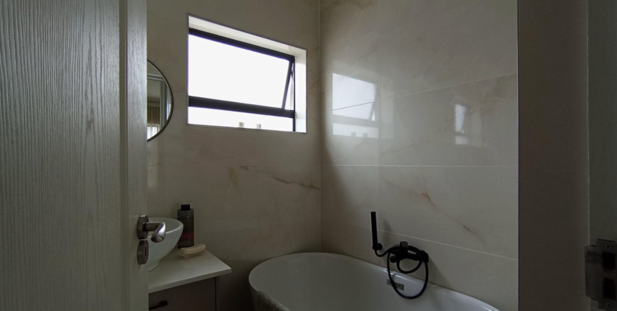 4 Bedroom Property for Sale in Blue Valley Golf Estate Gauteng