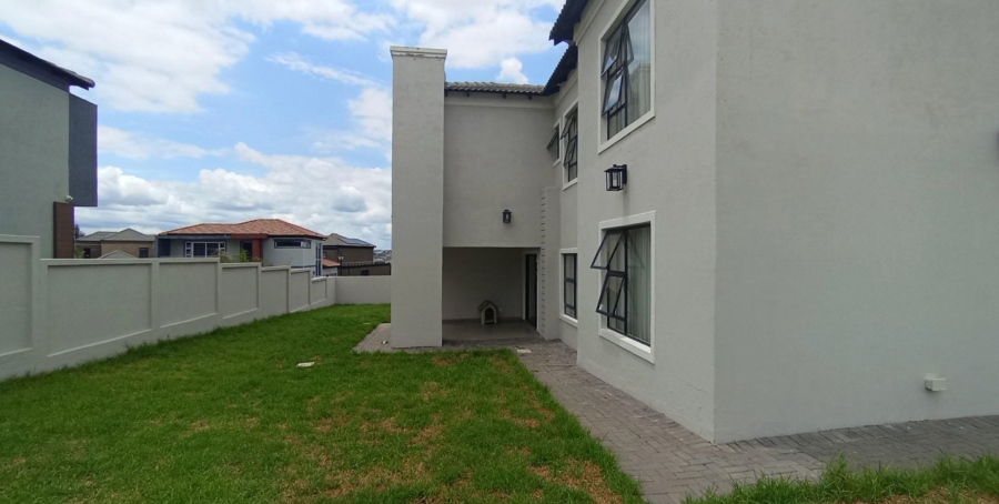 4 Bedroom Property for Sale in Blue Valley Golf Estate Gauteng