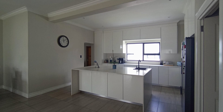 4 Bedroom Property for Sale in Blue Valley Golf Estate Gauteng