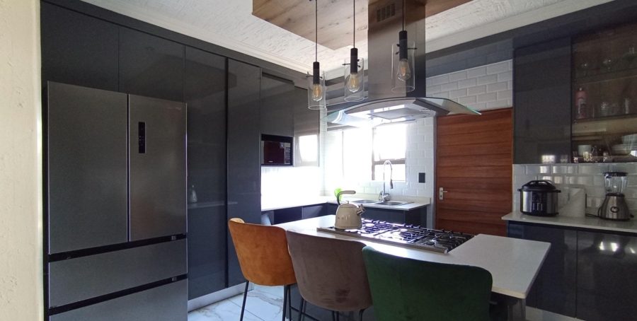 4 Bedroom Property for Sale in Halfway House Gauteng