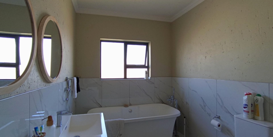 4 Bedroom Property for Sale in Halfway House Gauteng