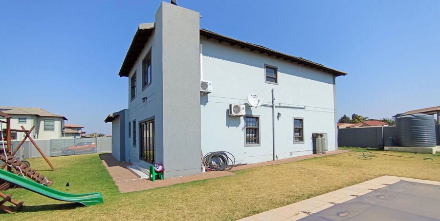 4 Bedroom Property for Sale in Halfway House Gauteng