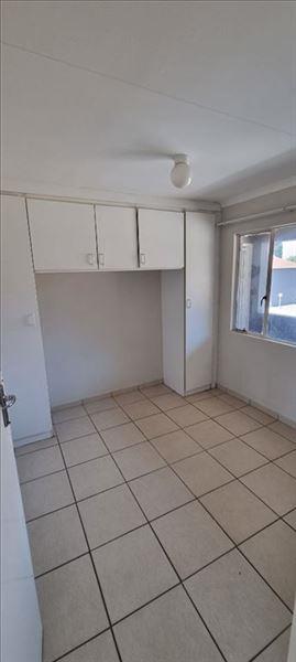 2 Bedroom Property for Sale in Glen Marais Gauteng