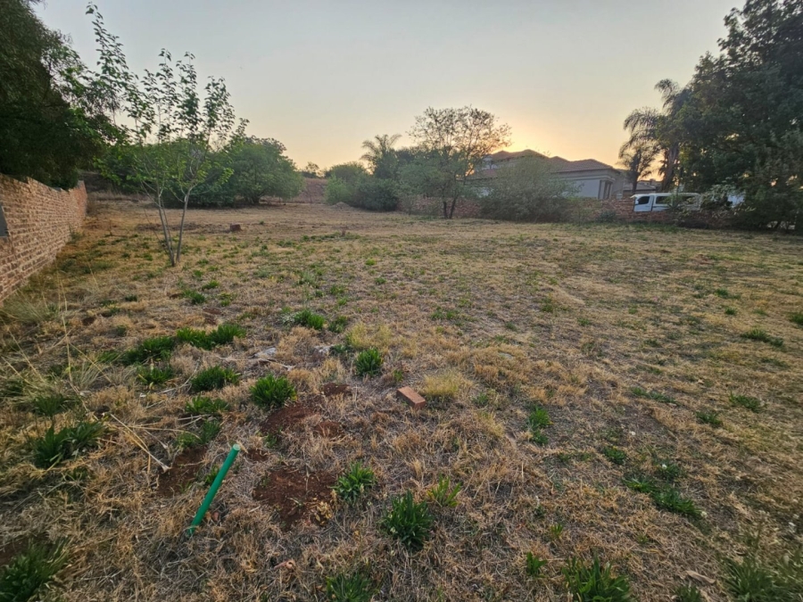  Bedroom Property for Sale in Monavoni Gauteng