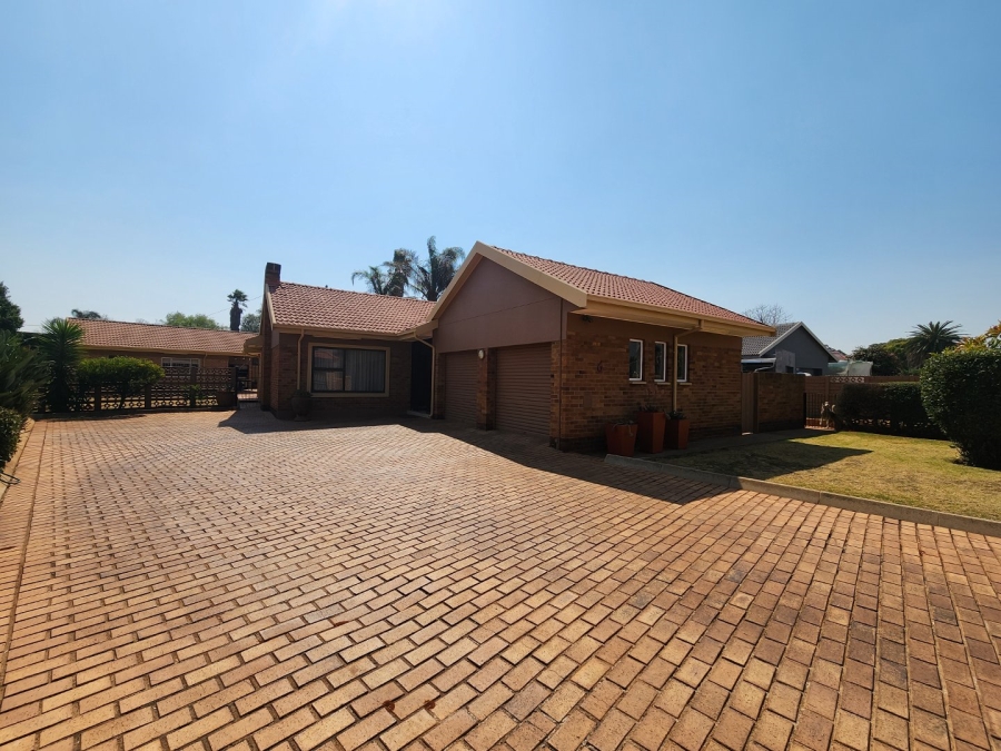 To Let 3 Bedroom Property for Rent in Witfield Gauteng