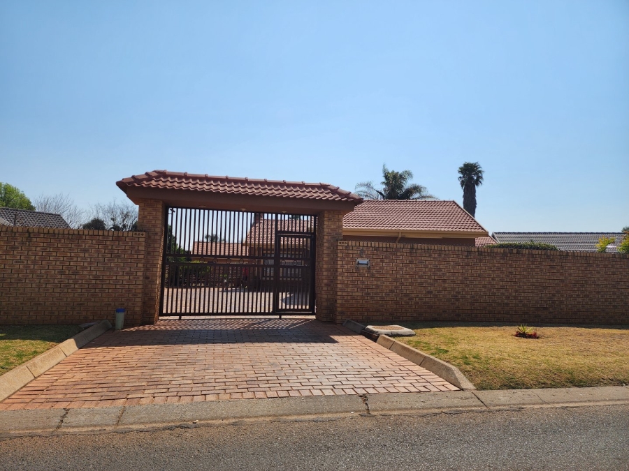 To Let 3 Bedroom Property for Rent in Witfield Gauteng