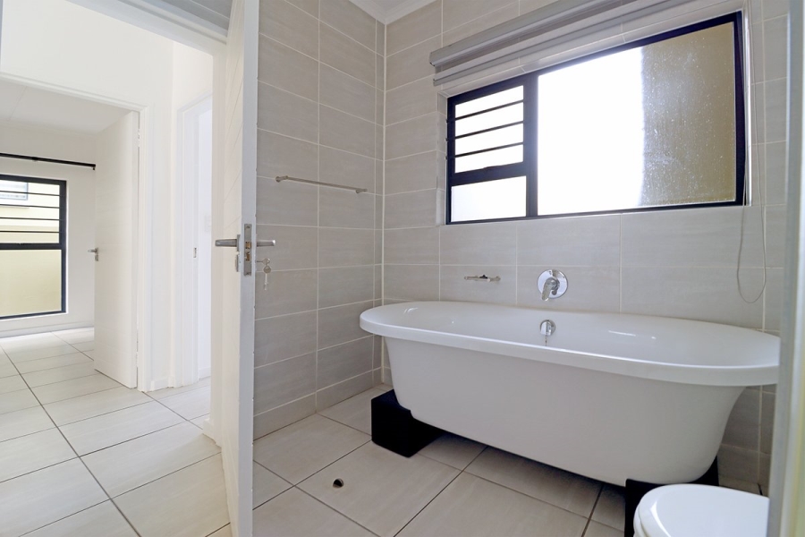 3 Bedroom Property for Sale in Waterfall Gauteng