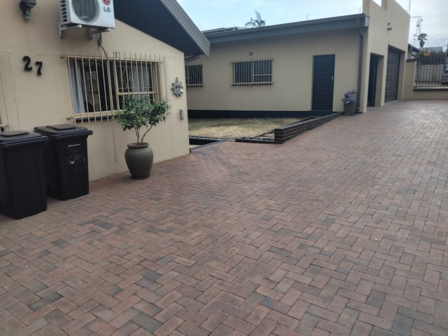 5 Bedroom Property for Sale in Sunnyridge Gauteng