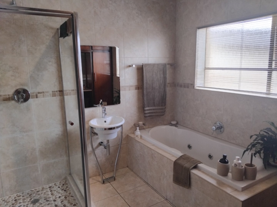 5 Bedroom Property for Sale in Sunnyridge Gauteng