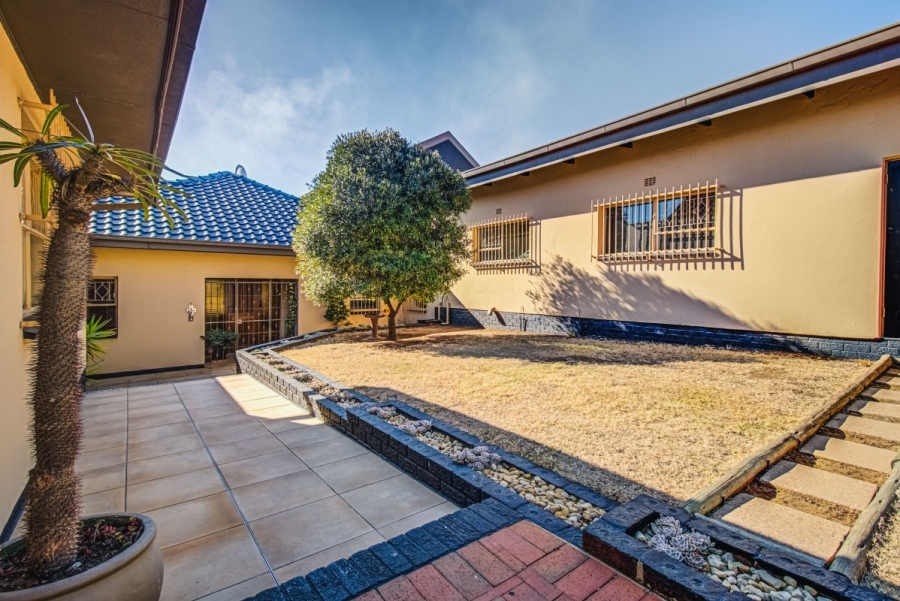 5 Bedroom Property for Sale in Sunnyridge Gauteng