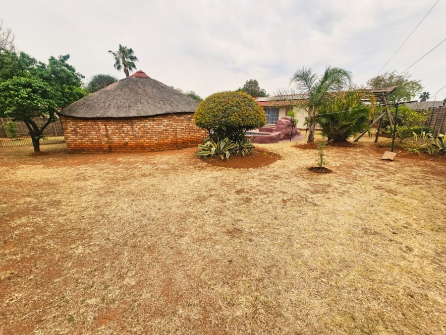 4 Bedroom Property for Sale in Heuweloord Gauteng