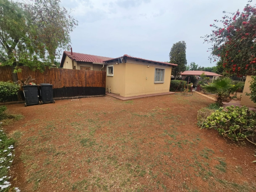 4 Bedroom Property for Sale in Heuweloord Gauteng
