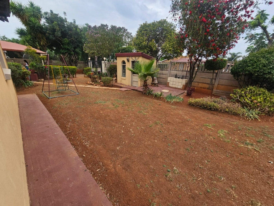 4 Bedroom Property for Sale in Heuweloord Gauteng