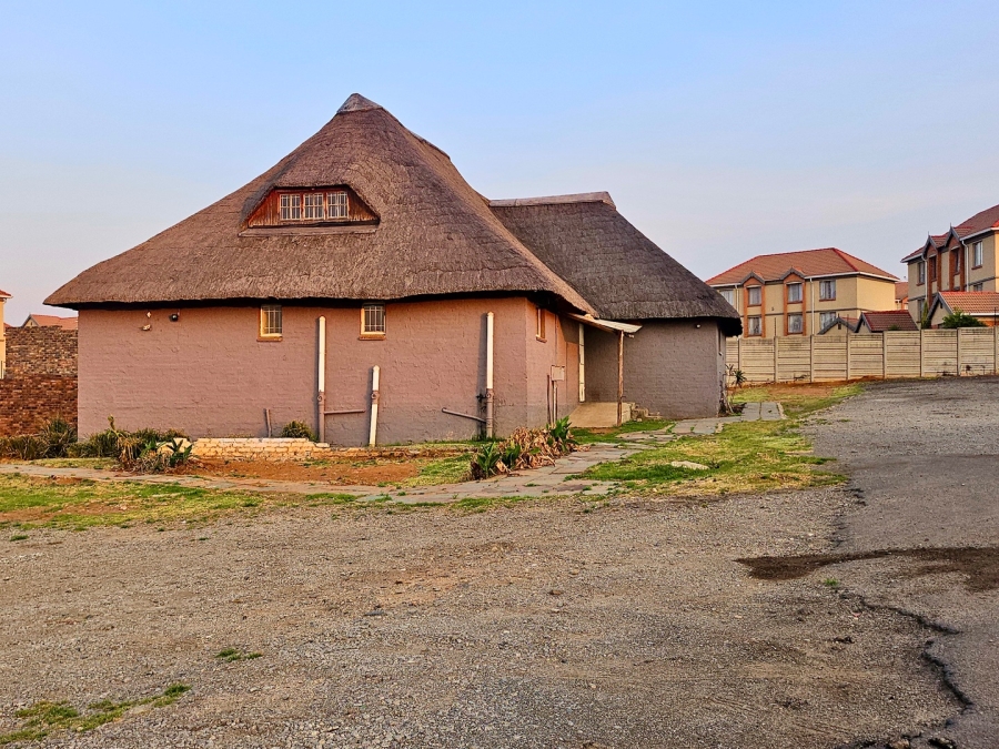 To Let 4 Bedroom Property for Rent in Terenure Gauteng