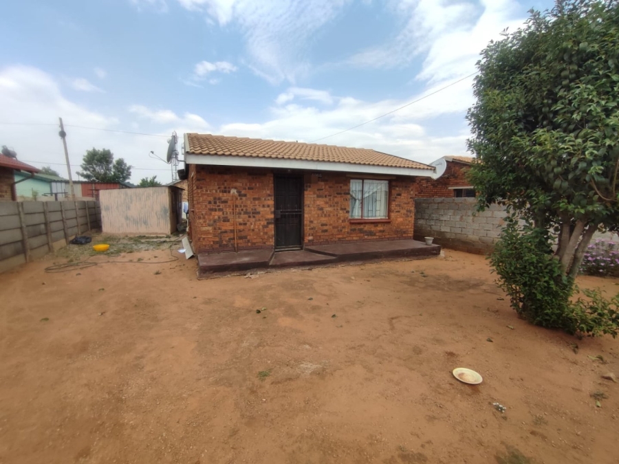 2 Bedroom Property for Sale in Etwatwa Gauteng