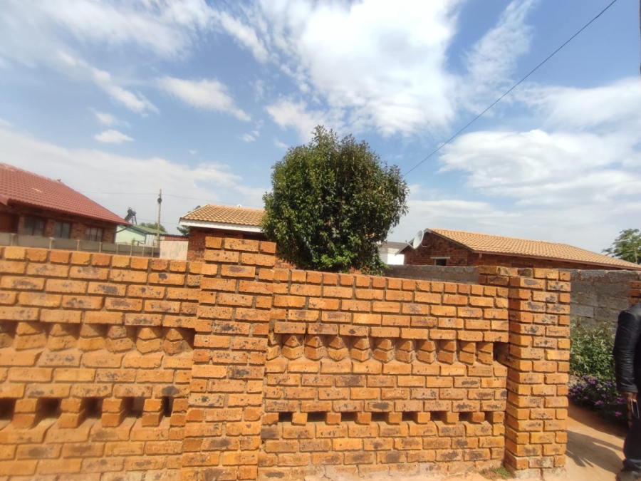 2 Bedroom Property for Sale in Etwatwa Gauteng