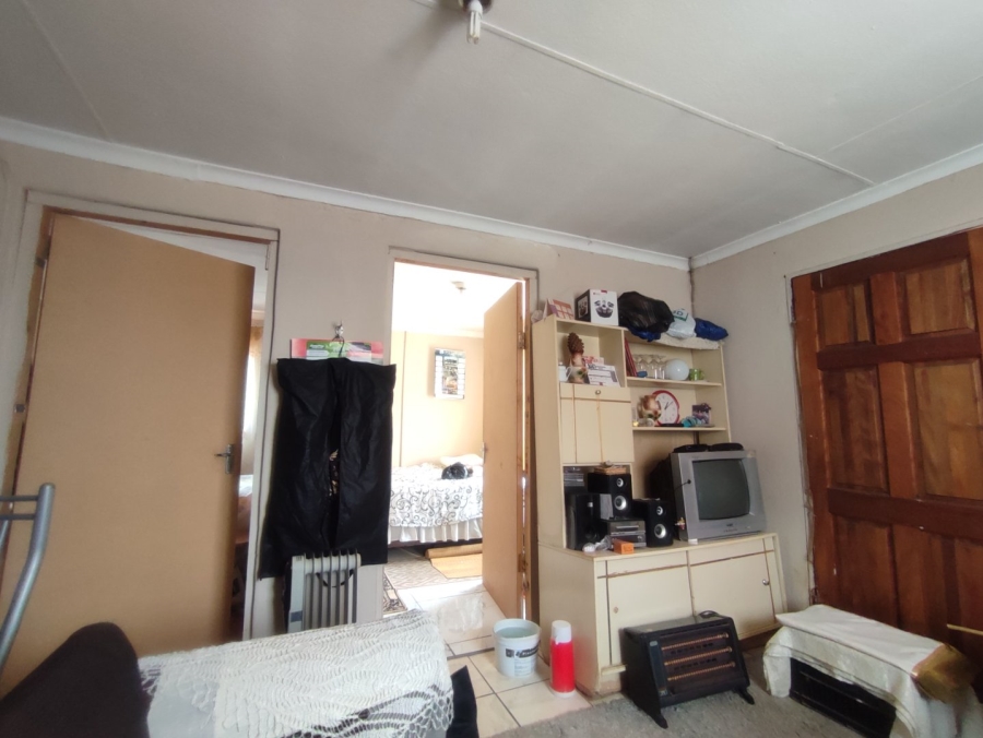 2 Bedroom Property for Sale in Etwatwa Gauteng
