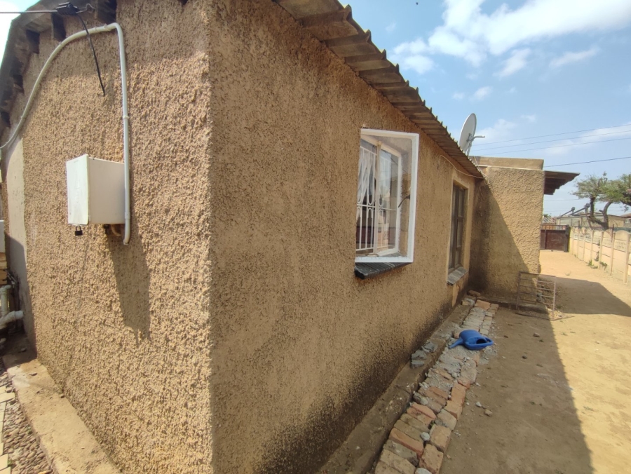 2 Bedroom Property for Sale in Daveyton Gauteng