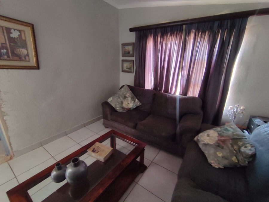 2 Bedroom Property for Sale in Daveyton Gauteng