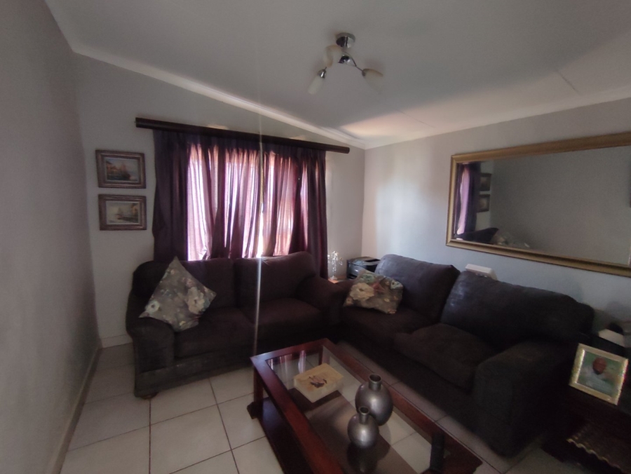 2 Bedroom Property for Sale in Daveyton Gauteng