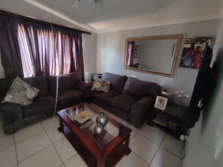 2 Bedroom Property for Sale in Daveyton Gauteng