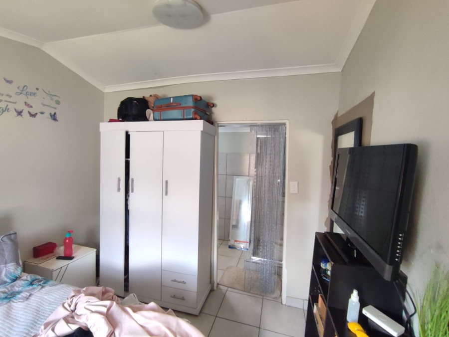 2 Bedroom Property for Sale in Daveyton Gauteng