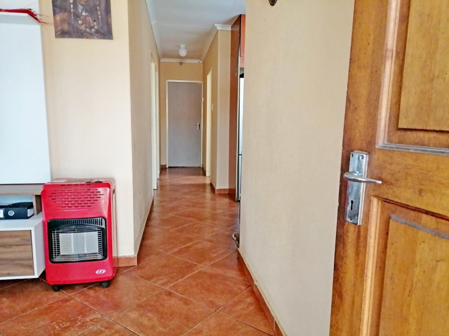 3 Bedroom Property for Sale in Birch Acres Gauteng