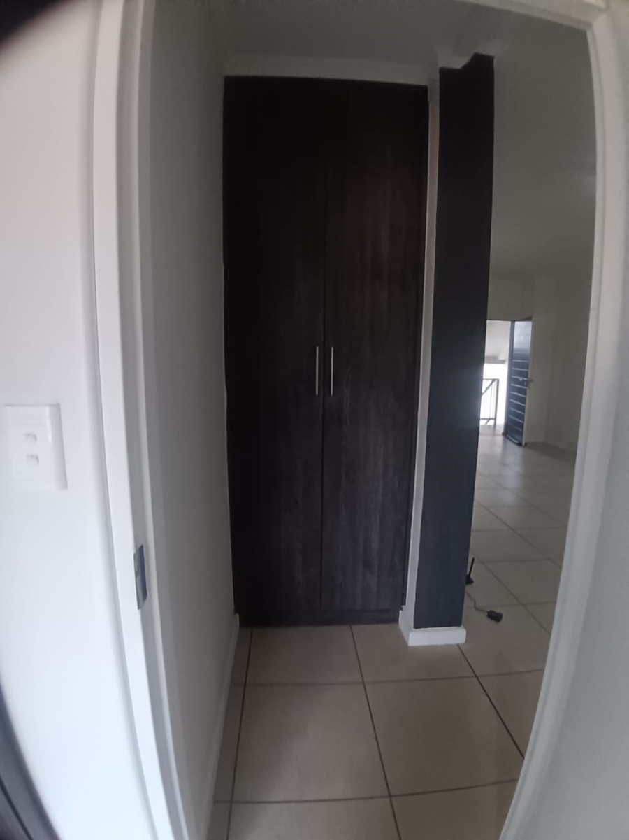 To Let 3 Bedroom Property for Rent in Olivedale Gauteng