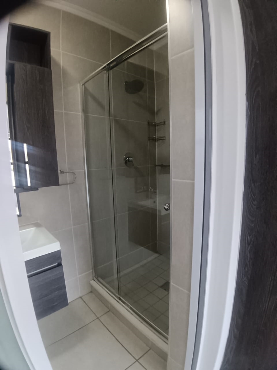 To Let 3 Bedroom Property for Rent in Olivedale Gauteng