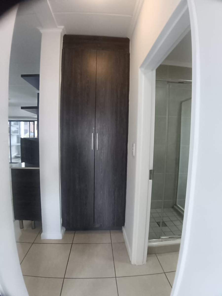 To Let 3 Bedroom Property for Rent in Olivedale Gauteng