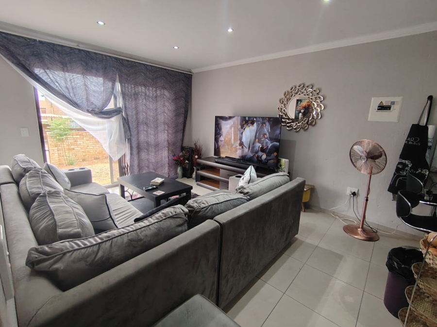 3 Bedroom Property for Sale in Heuwelsig Estate Gauteng