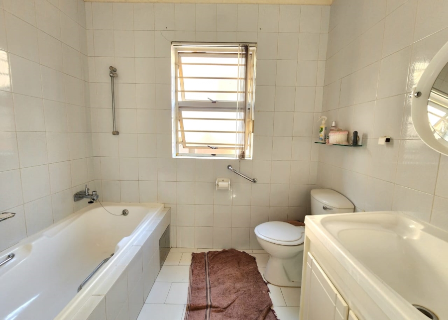 2 Bedroom Property for Sale in Glenanda Gauteng