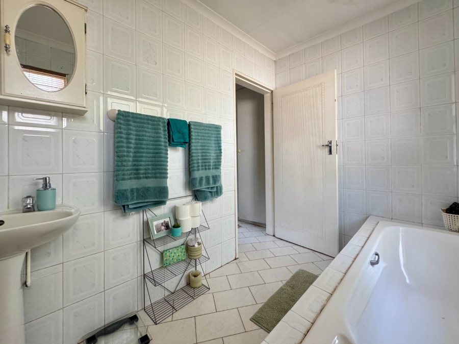 3 Bedroom Property for Sale in Clubview Gauteng