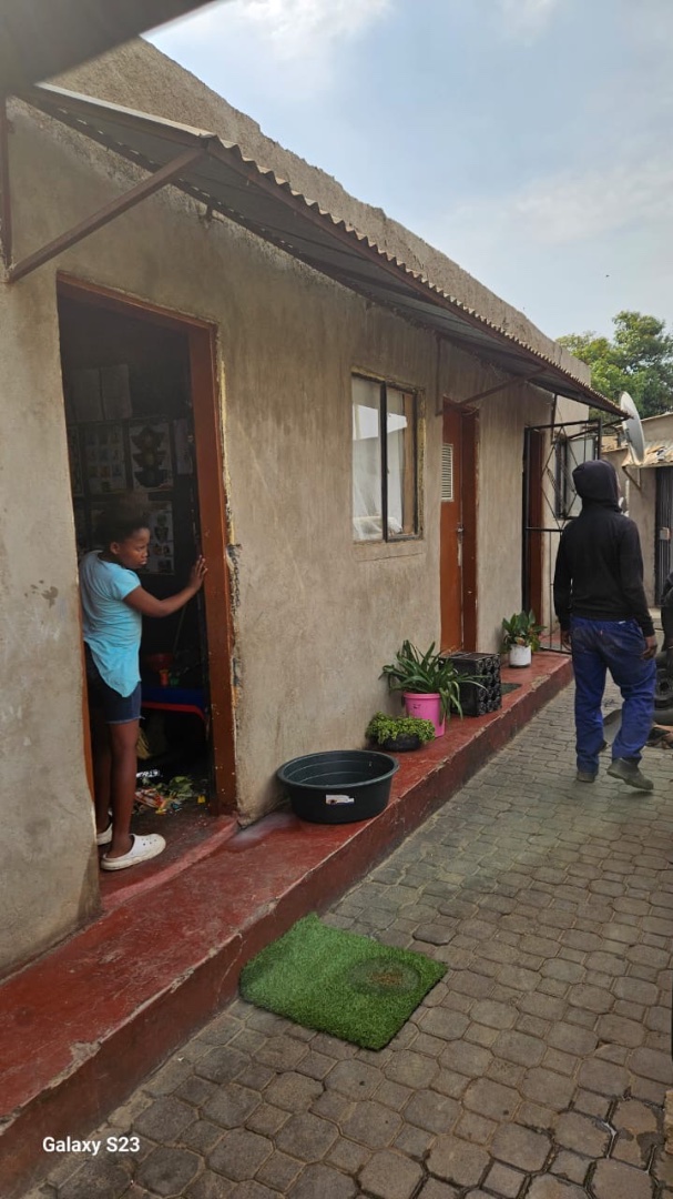 12 Bedroom Property for Sale in Olievenhoutbosch Gauteng