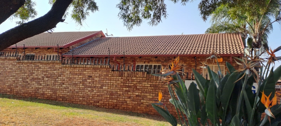 2 Bedroom Property for Sale in Amandasig Gauteng