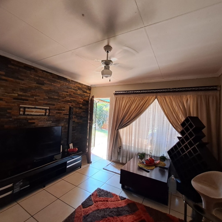 2 Bedroom Property for Sale in Amandasig Gauteng